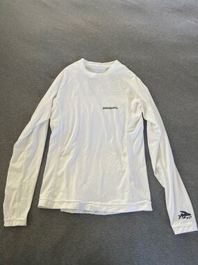Women’s Patagonia White Rashguard Size Small 50 SPF